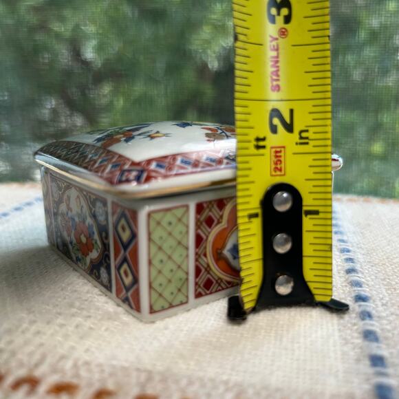 Vintage Japanese Porcelain Trinket Box with Bird & Floral Design - Picture 8 of 11